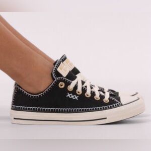 Chuck Taylor All Star Crafted Stitching Low Top - Size Womens 11.5 Men’s 9.5